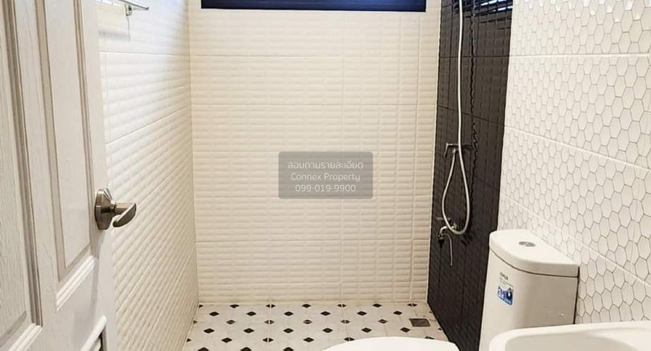 For sale 4 bedrooms house in Mueang Nonthaburi, Nonthaburi