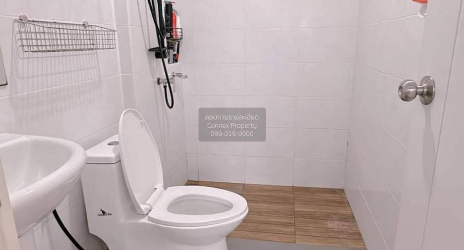 Casa adosada en venta de 3 habitaciones en Lam Luk Ka, Pathum Thani
