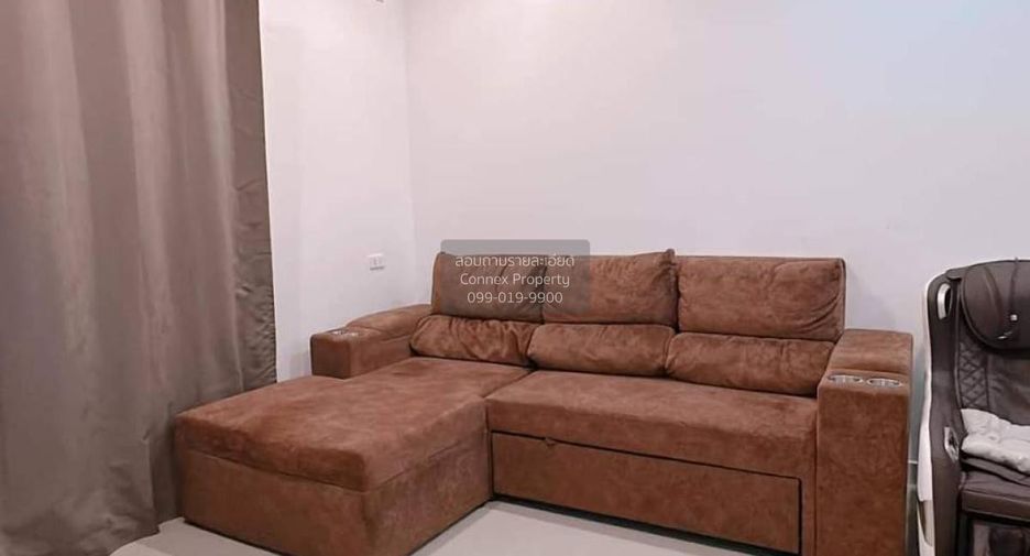 Casa adosada en venta de 3 habitaciones en Lam Luk Ka, Pathum Thani