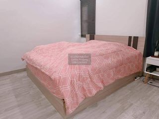 Casa adosada en venta de 3 habitaciones en Lam Luk Ka, Pathum Thani