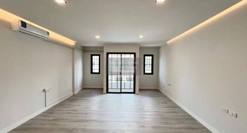 For sale 3 bedrooms townhouse in Pak Kret, Nonthaburi