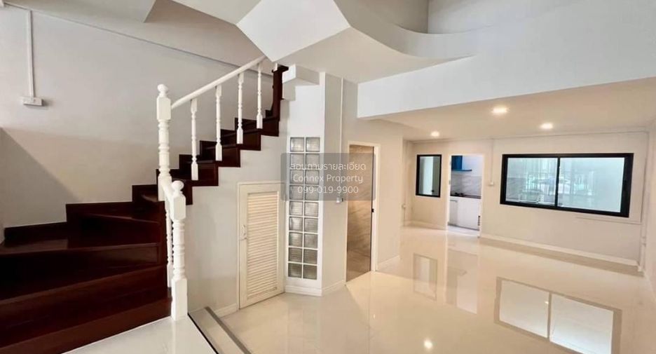 For sale 3 bedrooms townhouse in Pak Kret, Nonthaburi