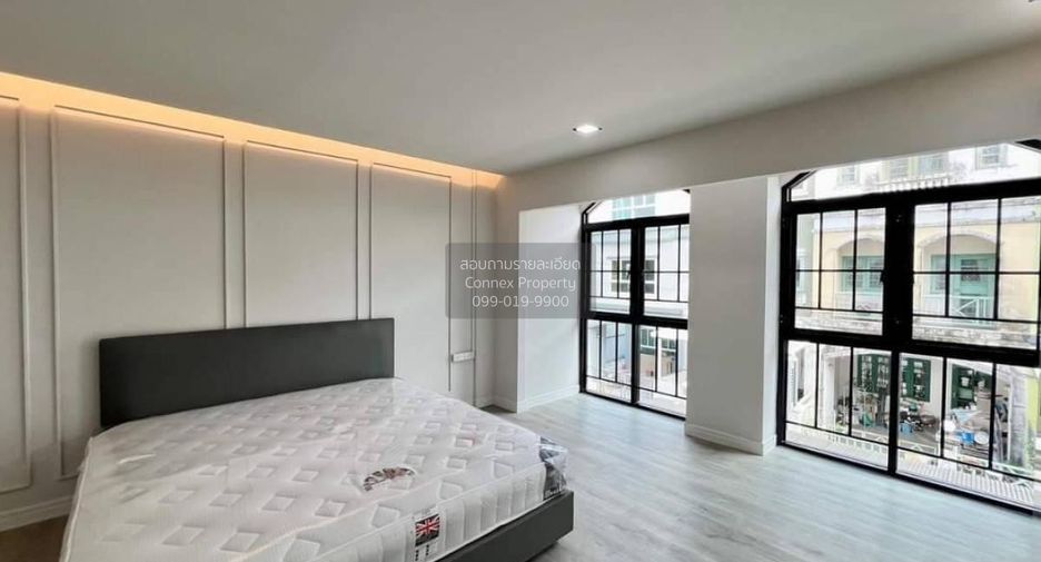 For sale 3 bedrooms townhouse in Pak Kret, Nonthaburi