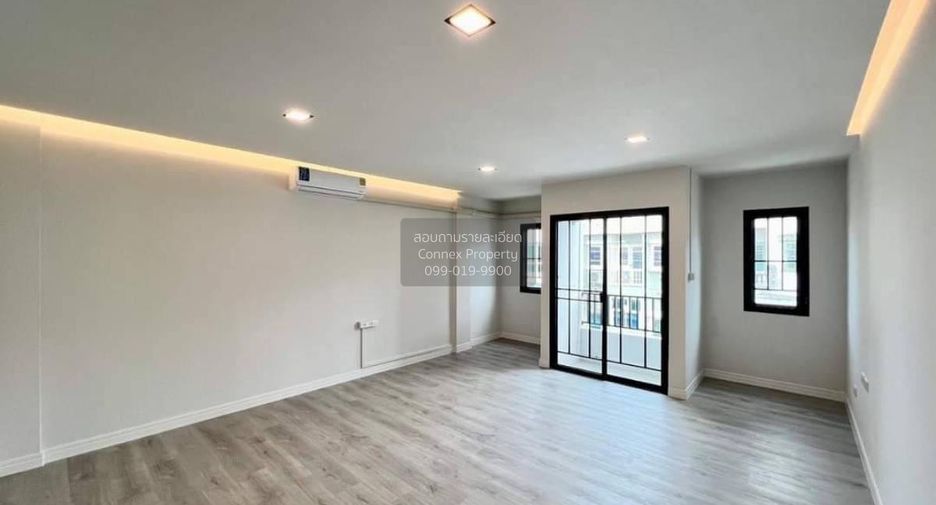 For sale 3 bedrooms townhouse in Pak Kret, Nonthaburi