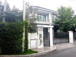 出售 4 卧室 独立屋 在 Mueang Pathum Thani, Pathum Thani