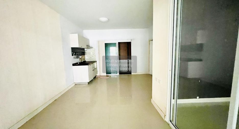 Casa adosada en venta de 3 habitaciones en Lam Luk Ka, Pathum Thani