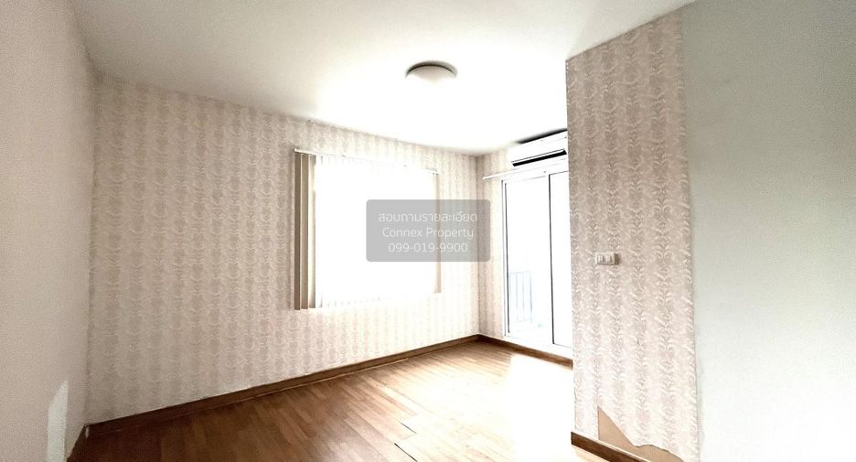 Casa adosada en venta de 3 habitaciones en Lam Luk Ka, Pathum Thani