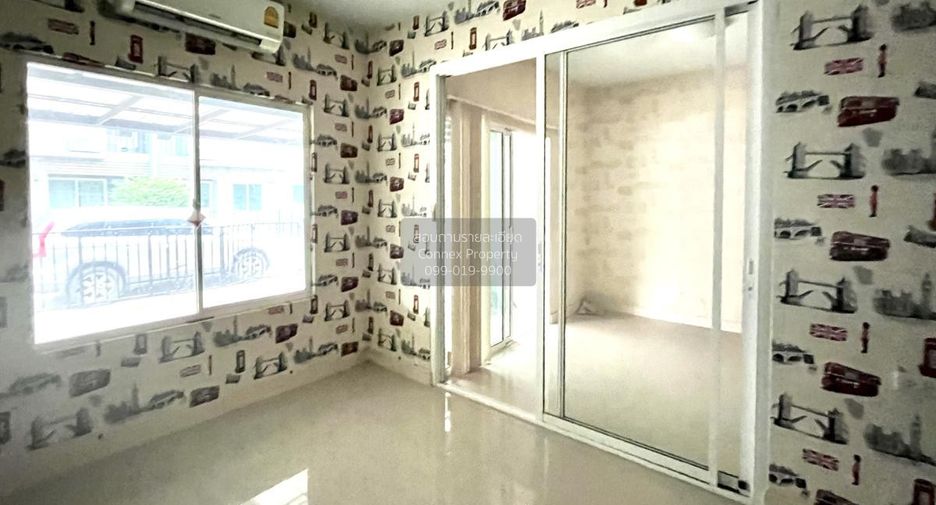 Casa adosada en venta de 3 habitaciones en Lam Luk Ka, Pathum Thani
