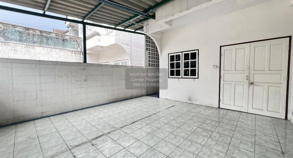 Reihenhaus zum Kauf mit 3 Zimmer in Chom Thong, Bangkok
