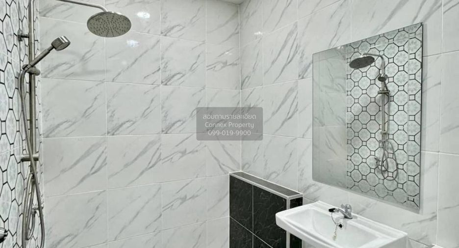 For sale 3 bedrooms townhouse in Sai Noi, Nonthaburi