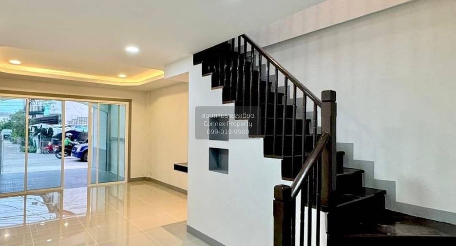 For sale 3 bedrooms townhouse in Sai Noi, Nonthaburi