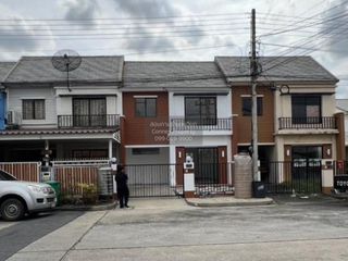 Casa adosada en venta de 3 habitaciones en Khlong Luang, Pathum Thani