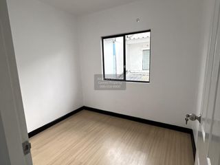 Casa adosada en venta de 3 habitaciones en Khlong Luang, Pathum Thani