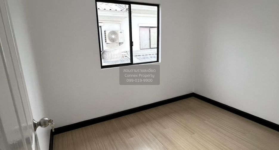 Casa adosada en venta de 3 habitaciones en Khlong Luang, Pathum Thani