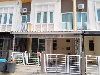 For sale 3 bedrooms townhouse in Mueang Samut Sakhon, Samut Sakhon