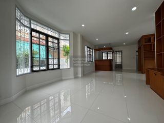 Casa en venta de 4 habitaciones en Thung Khru, Bangkok