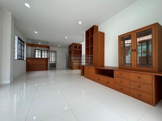 Casa en venta de 4 habitaciones en Thung Khru, Bangkok