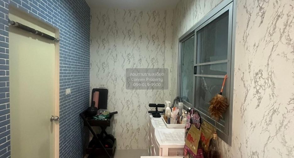 For sale 3 ベッドルーム townhouse in Lat Krabang, Bangkok