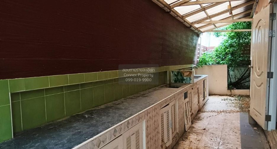 Casa en venta de 5 habitaciones en Bang Phli, Samut Prakan