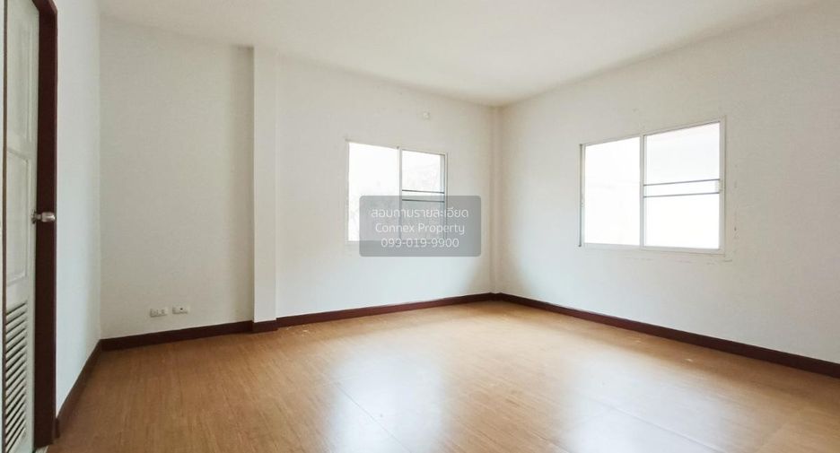 Casa en venta de 5 habitaciones en Bang Phli, Samut Prakan