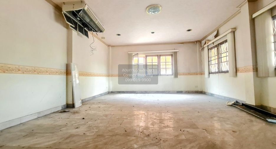 For sale 4 bedrooms house in Thanyaburi, Pathum Thani