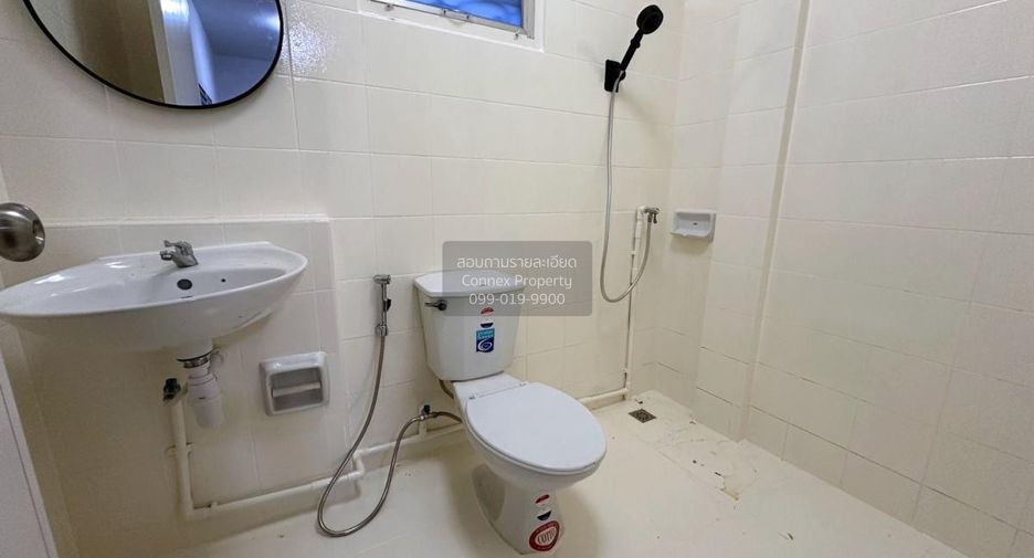 For sale 3 bedrooms townhouse in Mueang Samut Sakhon, Samut Sakhon
