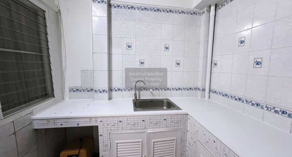 For sale 3 bedrooms townhouse in Mueang Samut Sakhon, Samut Sakhon