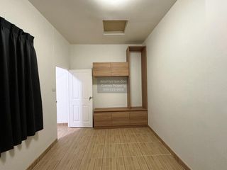 For sale 3 bedrooms townhouse in Mueang Samut Sakhon, Samut Sakhon