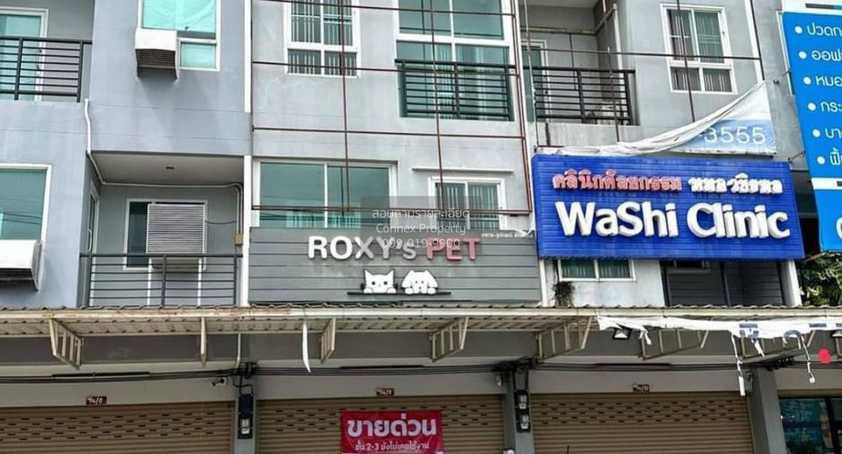 Gewerbefläche zum Kauf mit 3 Zimmer in Sam Phran, Nakhon Pathom