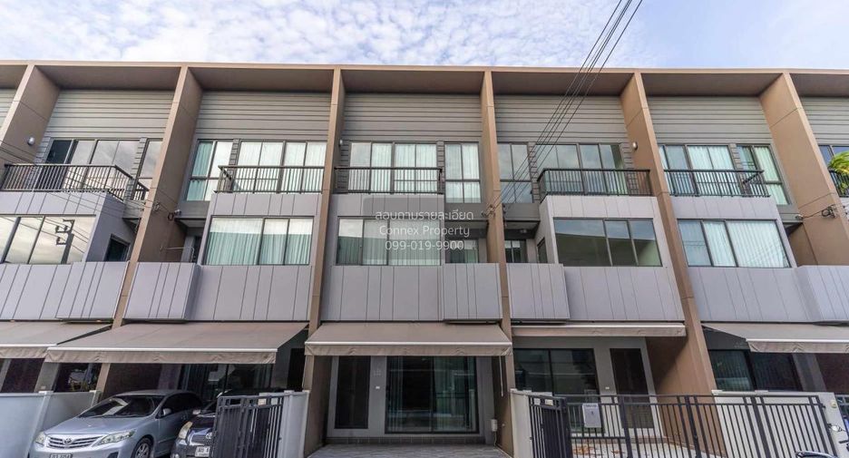 Casa adosada en venta de 3 habitaciones en Bang Kruai, Nonthaburi