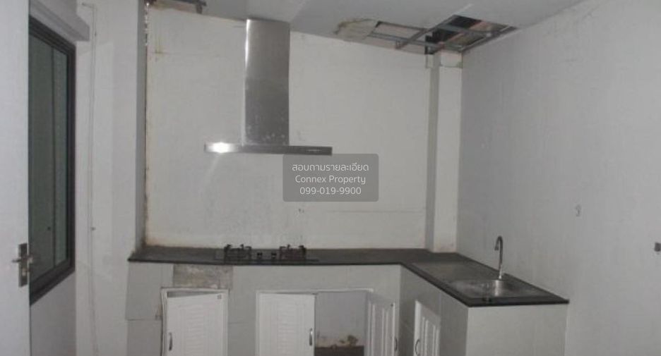 For sale 3 bedrooms townhouse in Lam Luk Ka, Pathum Thani
