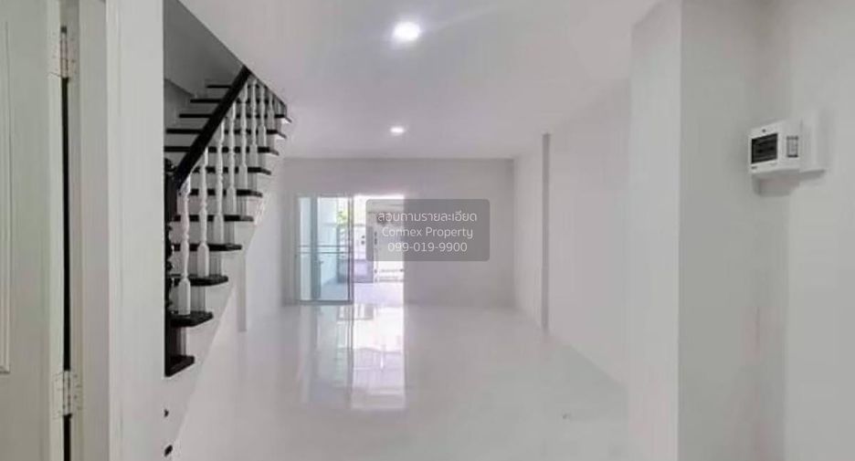 Casa adosada en venta de 3 habitaciones en Thanyaburi, Pathum Thani