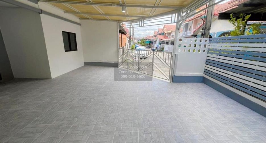 出售 4 卧室 联排别墅 在 Khlong Luang, Pathum Thani