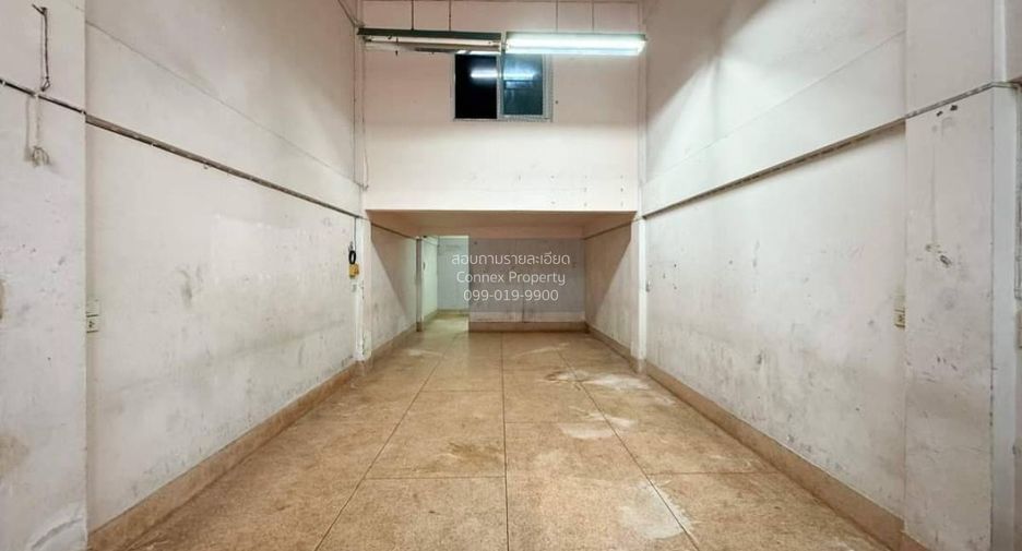Local comercial en venta de 8 habitaciones en Phasi Charoen, Bangkok