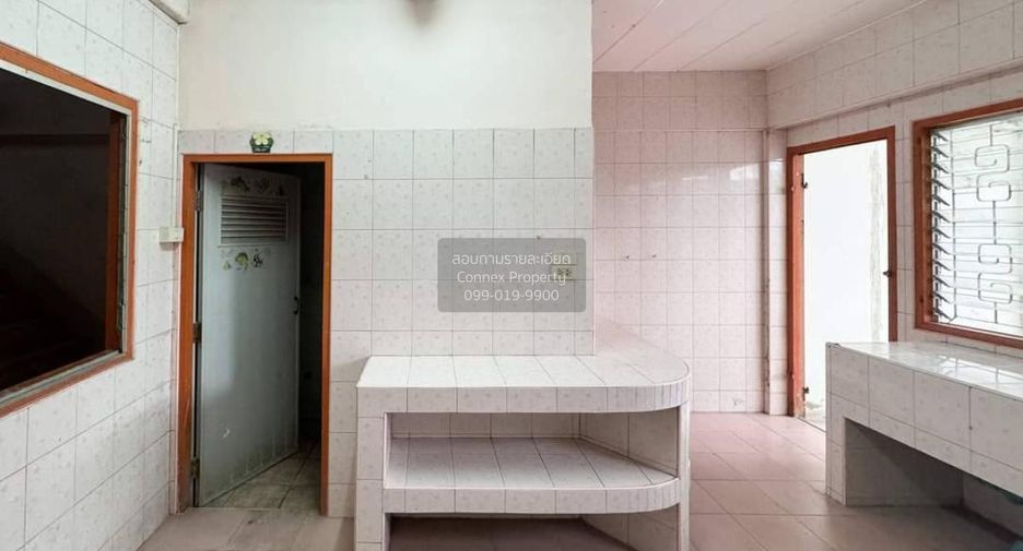 Local comercial en venta de 8 habitaciones en Phasi Charoen, Bangkok