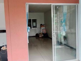 For sale 3 bedrooms townhouse in Mueang Samut Prakan, Samut Prakan