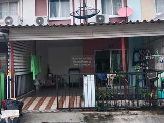 For sale 3 bedrooms townhouse in Mueang Samut Prakan, Samut Prakan