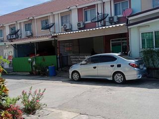 For sale 3 bedrooms townhouse in Mueang Samut Prakan, Samut Prakan