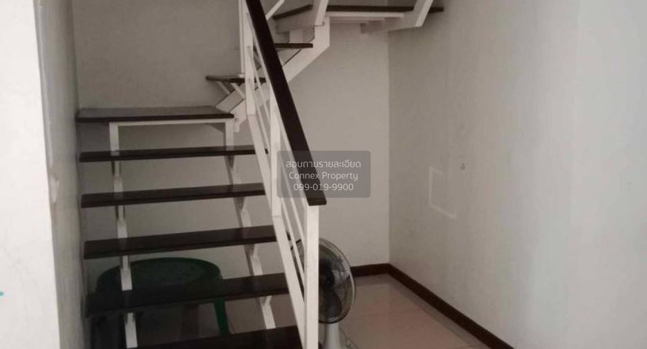For sale 3 bedrooms townhouse in Mueang Samut Prakan, Samut Prakan