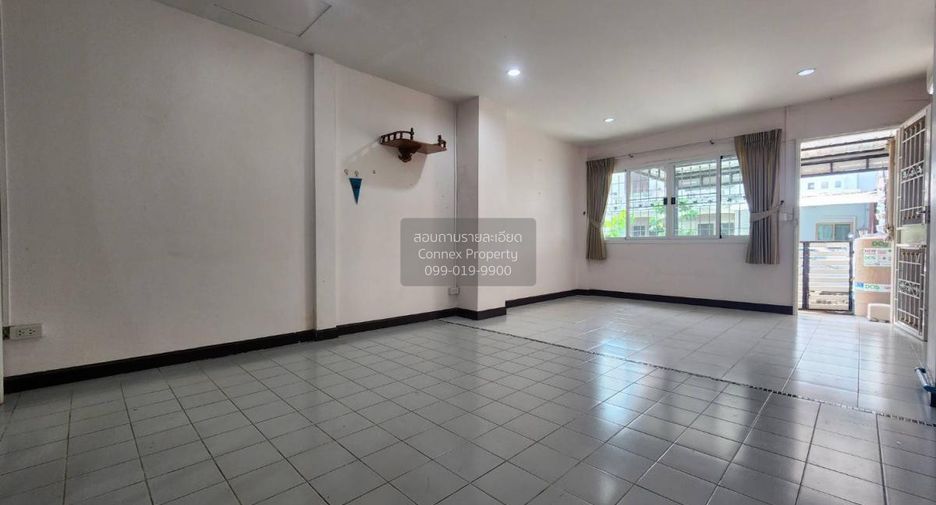 For sale 2 bedrooms townhouse in Phutthamonthon, Nakhon Pathom