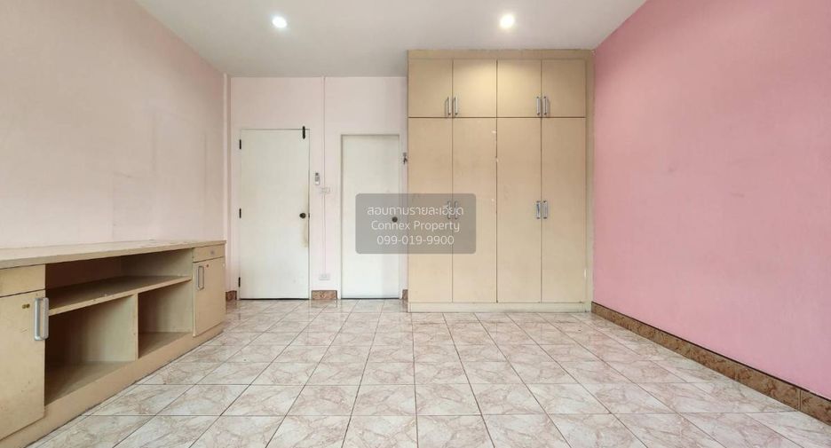For sale 2 bedrooms townhouse in Phutthamonthon, Nakhon Pathom