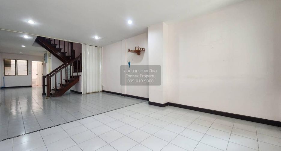 For sale 2 bedrooms townhouse in Phutthamonthon, Nakhon Pathom