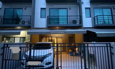 出售 3 卧室 联排别墅 在 Mueang Nonthaburi, Nonthaburi