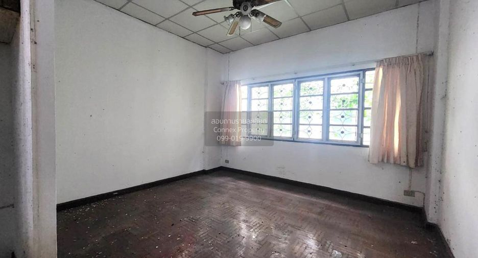 For sale 4 bedrooms townhouse in Phutthamonthon, Nakhon Pathom