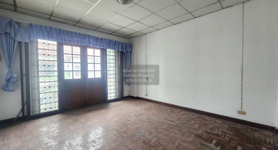 For sale 4 bedrooms townhouse in Phutthamonthon, Nakhon Pathom