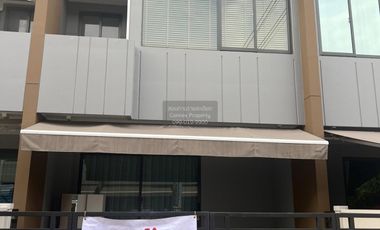 Продажа 3 спальни таунхаус в Банг Кхен, Бангкок
