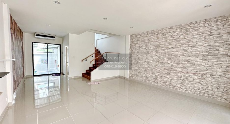 For sale 2 bedrooms townhouse in Sam Phran, Nakhon Pathom