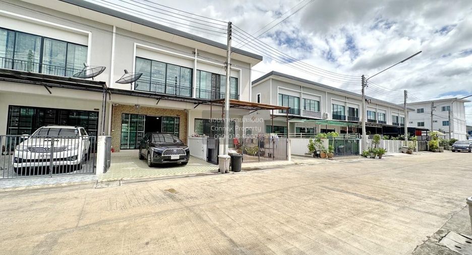 For sale 2 bedrooms townhouse in Sam Phran, Nakhon Pathom