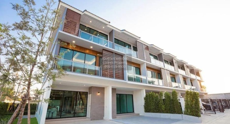 Casa adosada en venta de 4 habitaciones en Bang Kapi, Bangkok