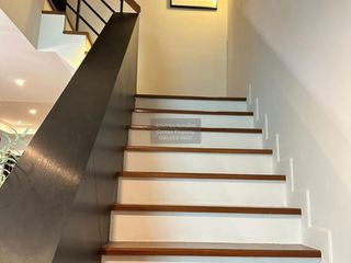 Casa adosada en venta de 4 habitaciones en Bang Kapi, Bangkok